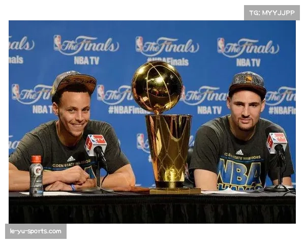 塞维利亚前锋鲁本·巴尔加斯腿筋受伤,预计三月上旬才能复出 塞维利亚前锋鲁本·巴尔加斯腿筋受伤,预计三月上旬才能复出